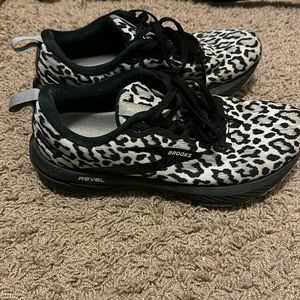 Brooks rebel size USA 8.5